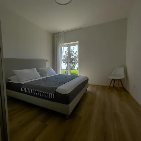 Beole Apartment *